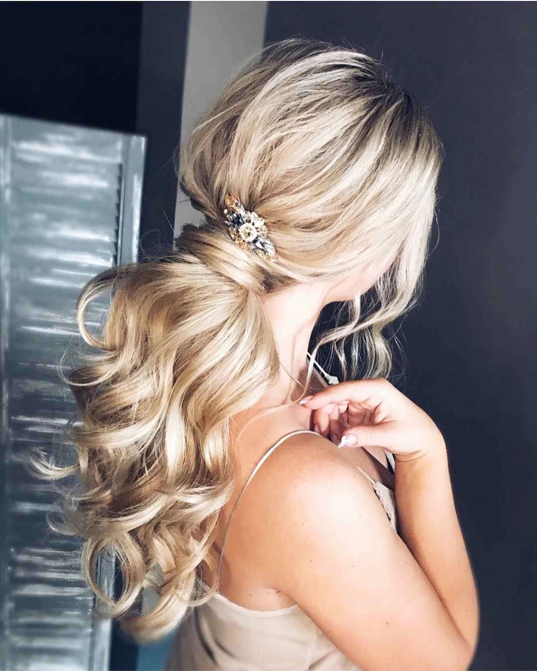 Hairstyles For Prom On Long Hair 2019-2020: Photo 18