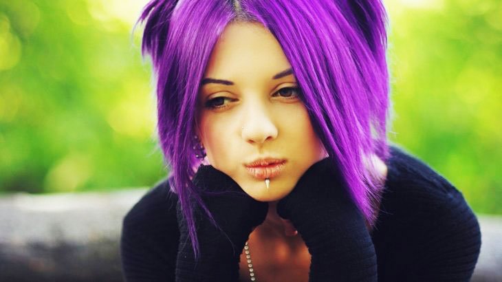 Medium-length Hair - 19-Awesome-Medium-Length-Purple-Hair-Highlights-In-Blonde-Hair
