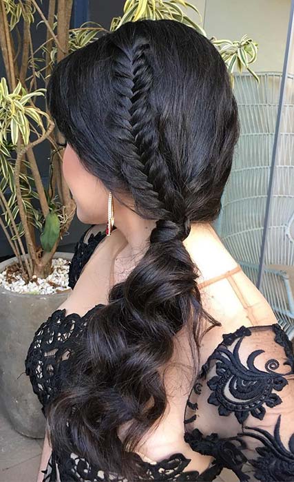 Side-Ponytail-with-Fishtail-Braid