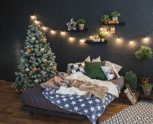 31 photo ideas diy christmas decorations - New Year's bedroom decor
