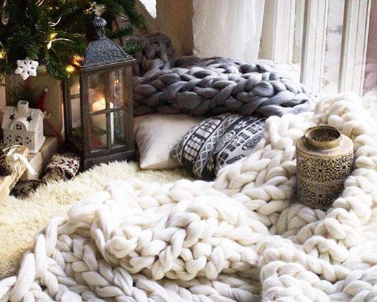 31 DIY Christmas Decorations Ideas For Living Room - New Year's Bedroom Decor 3