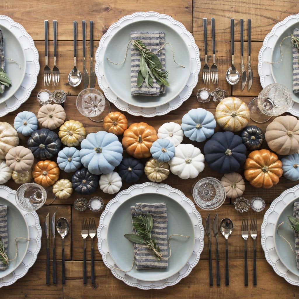 decorating a dinner table for thanksgiving - thanksgiving dinner table ideas