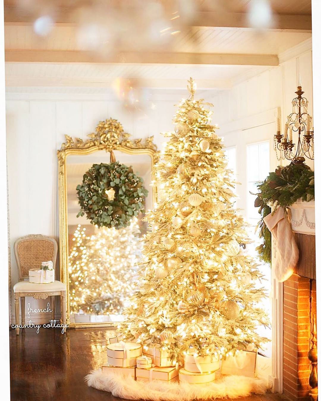 DIY Elegant Christmas Tree Decorating Ideas (15)