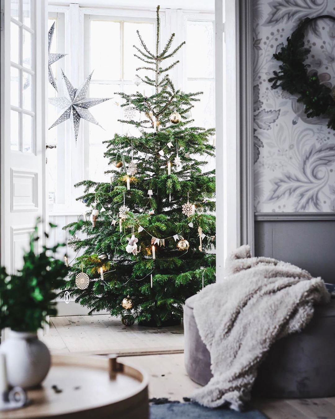 DIY Elegant Christmas Tree Decorating Ideas (28)
