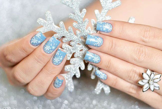 Delicate Snowflakes And Balloons For New Year Nail Design