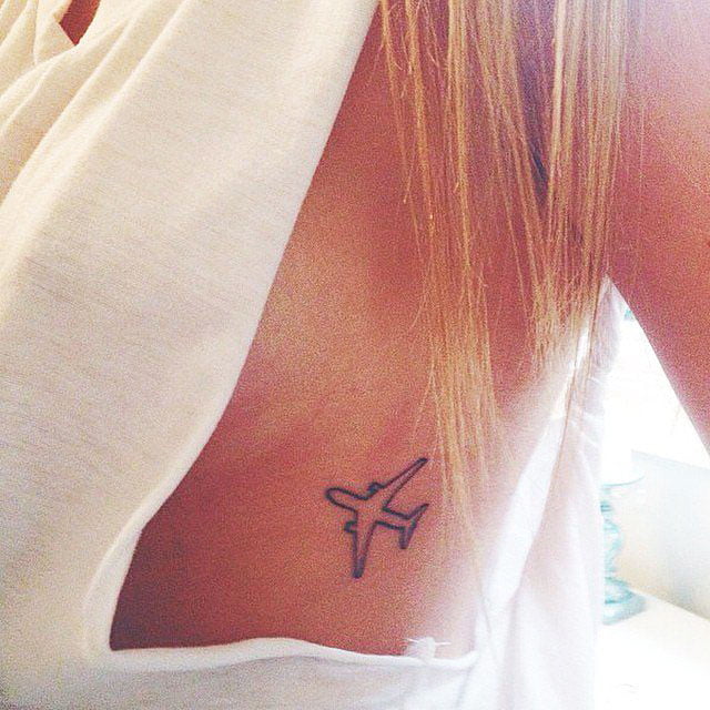 Where Can The Little Tattoos Of The Girls Be Located - 37 Small Delicate Female Tattoos Ideas