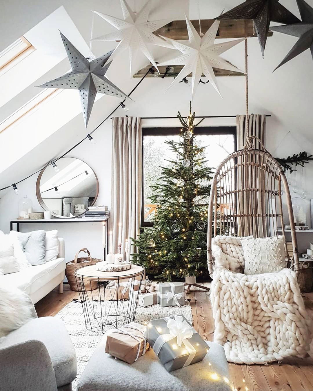 White-Winter-Wonderland-Christmas-Tree-Decor-Ideas-(16)