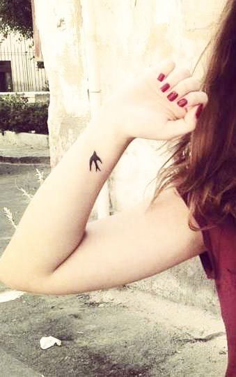 17 Meaningful Small Wrist Tattoos For Women in 2023 1