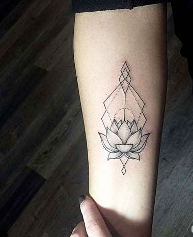 17 Meaningful Small Wrist Tattoos For Women in 2024 2