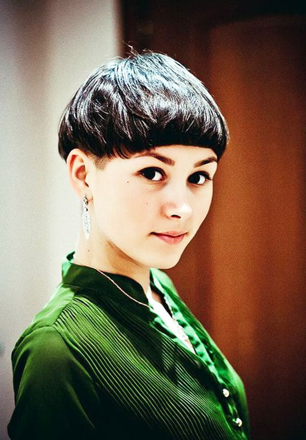Short Haircuts For Black Hair - Very Pretty Short Haircut With Lighted Strands