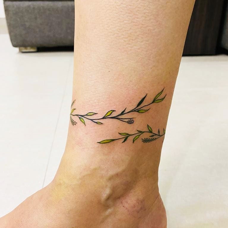 Pretty Ankle Tattoos -Look cuteness are in ankle of a girls, ankle tattoos.