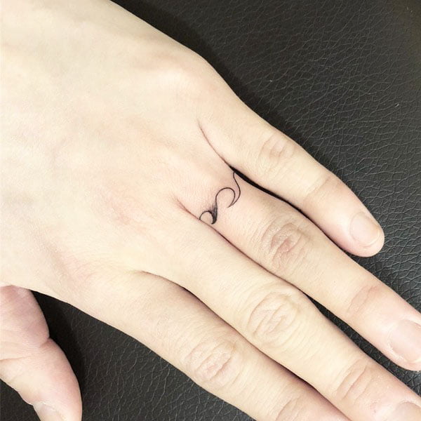 Tattoo-ring - 41 Unique Minimalist Tattoos Designs For Women