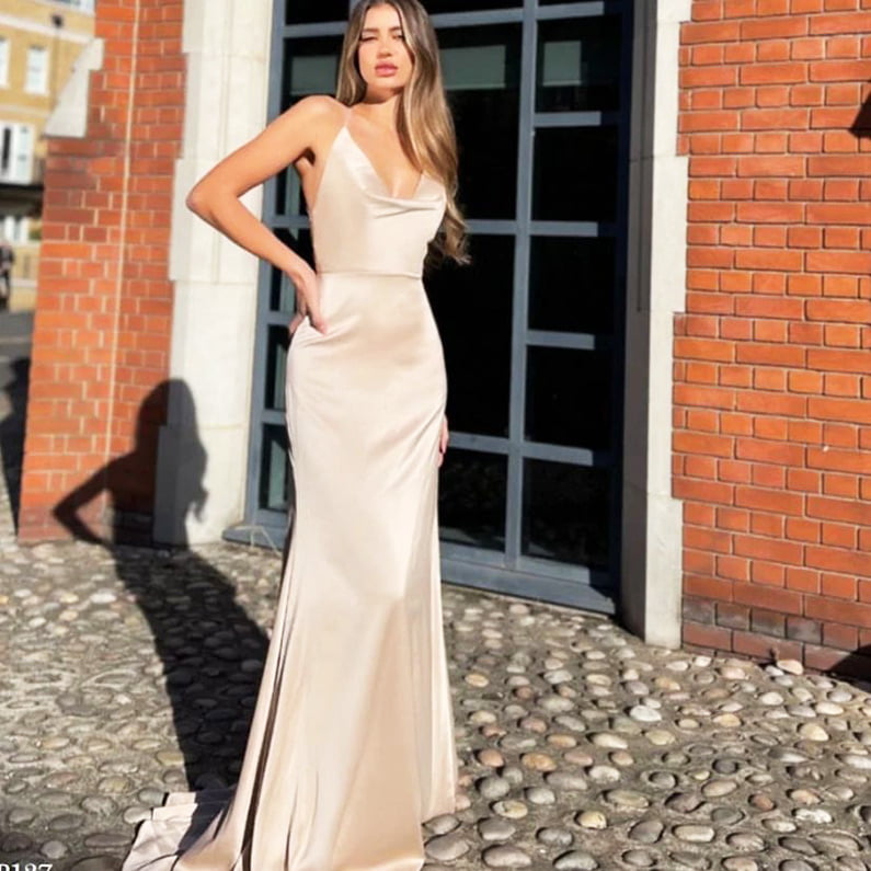 19 Gorgeous Long Prom Dresses and Gowns for 2022