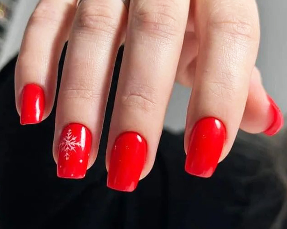 Red Nails in Professional Settings