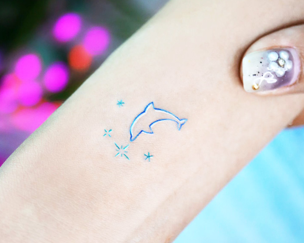 Simple Dolphin Tattoo Designs for Females